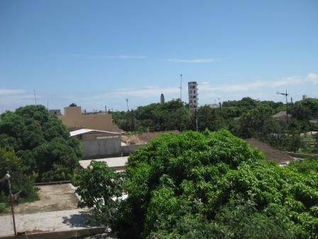 Vue du quartier de Dieuppeul et de Liberté 4 : « Crédit photo : Etienne (Billy) TSHISHIMBI ».